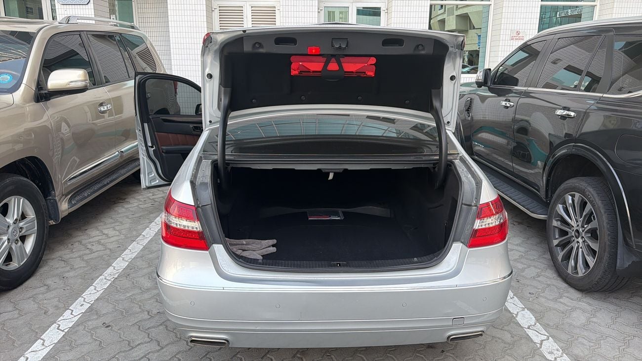 Mercedes Benz E300 ELEGANCE