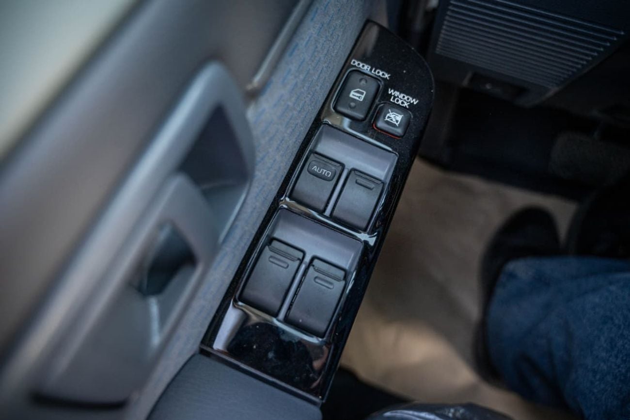 Toyota Land Cruiser S- DLX