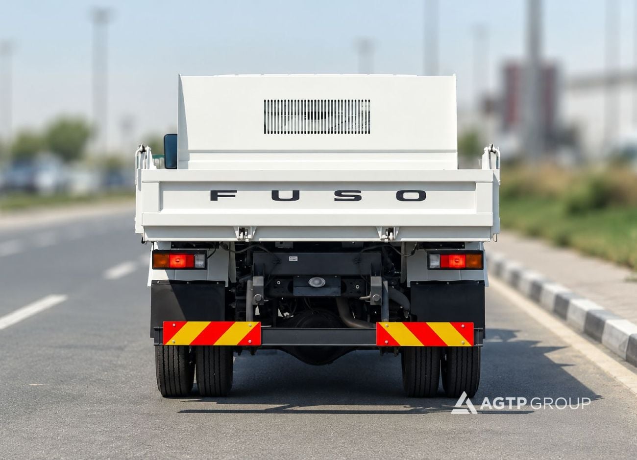 Mitsubishi Canter STANDARD 3.0L Diesel | Manual | TIPPER TRUCK | Single Cab | Hydraulic Tipper | White | GCC Specs | Basic Opti