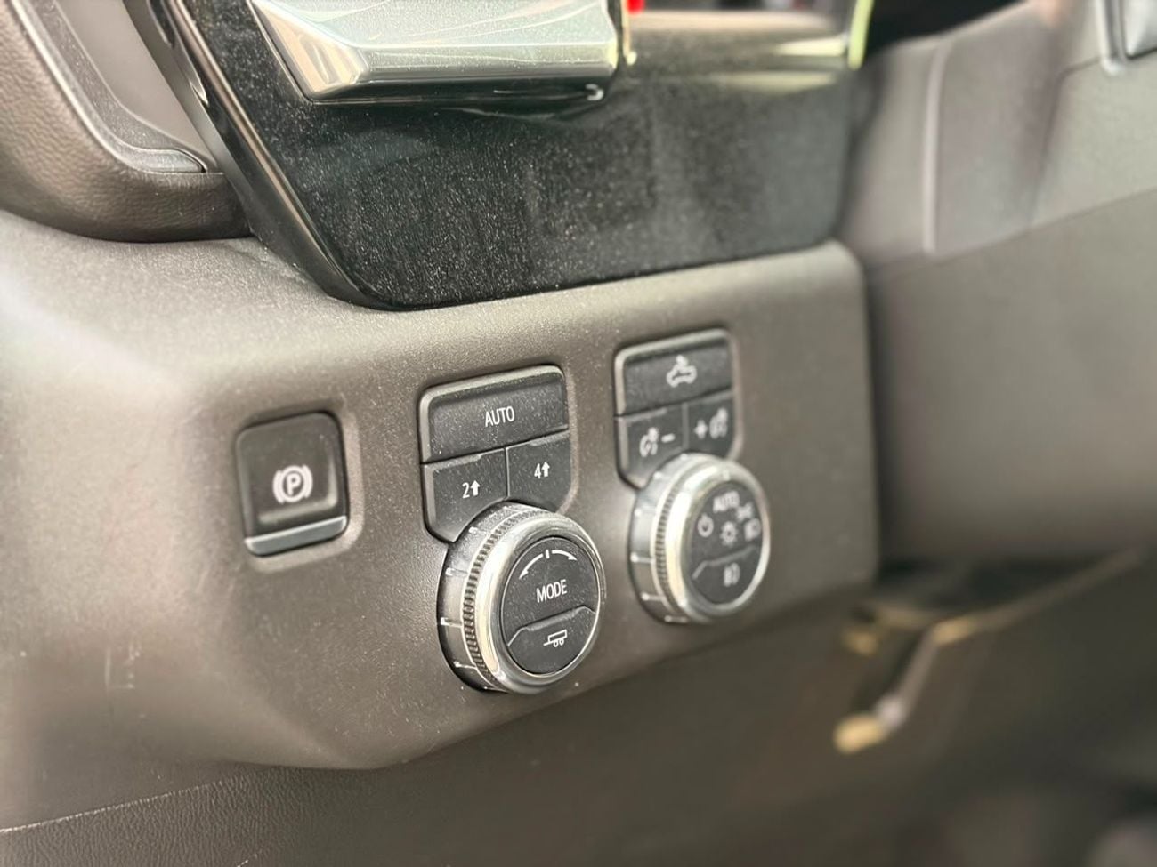 جي أم سي سييرا GMC Sierra 1500 Elevation 2.7l A/T TurboMax 310 Hp White Color 2025 Model 310 Hp