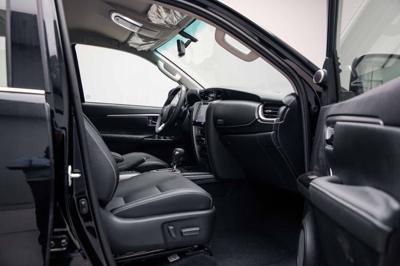 Toyota Fortuner SR5 4.0L - Attitude Black Inside Black | Export