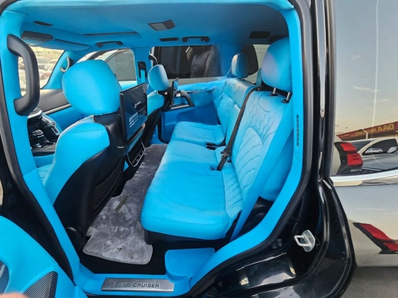 Toyota Land Cruiser VXR Modified to 2024 5.7L V8 Petrol Engine Automatic Gear 4WD 7 Seats 5 Doors