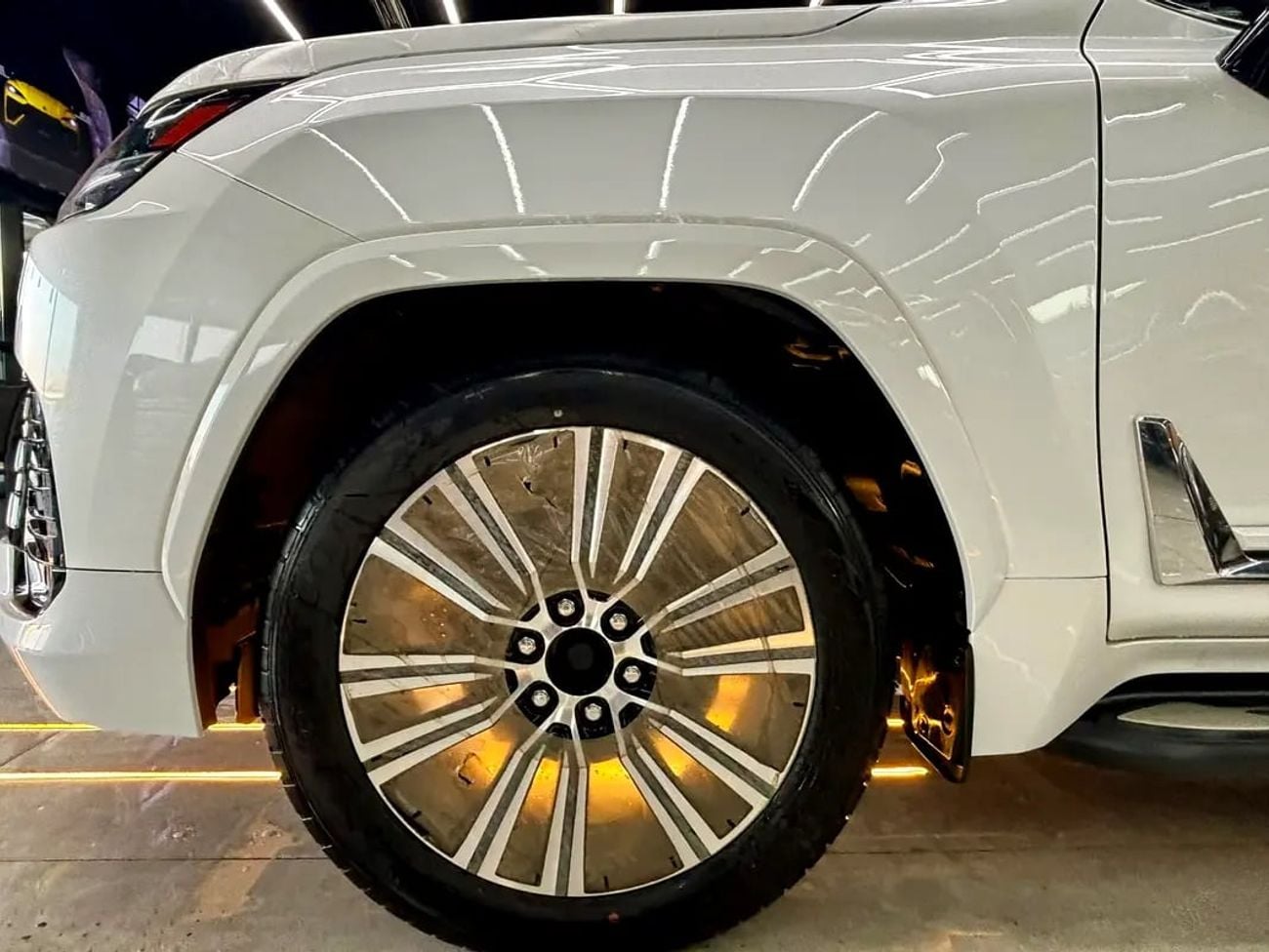 Lexus LX700h SIGNATURE / LX700 H SIGNATURE / WITHOUT PARK / GCC