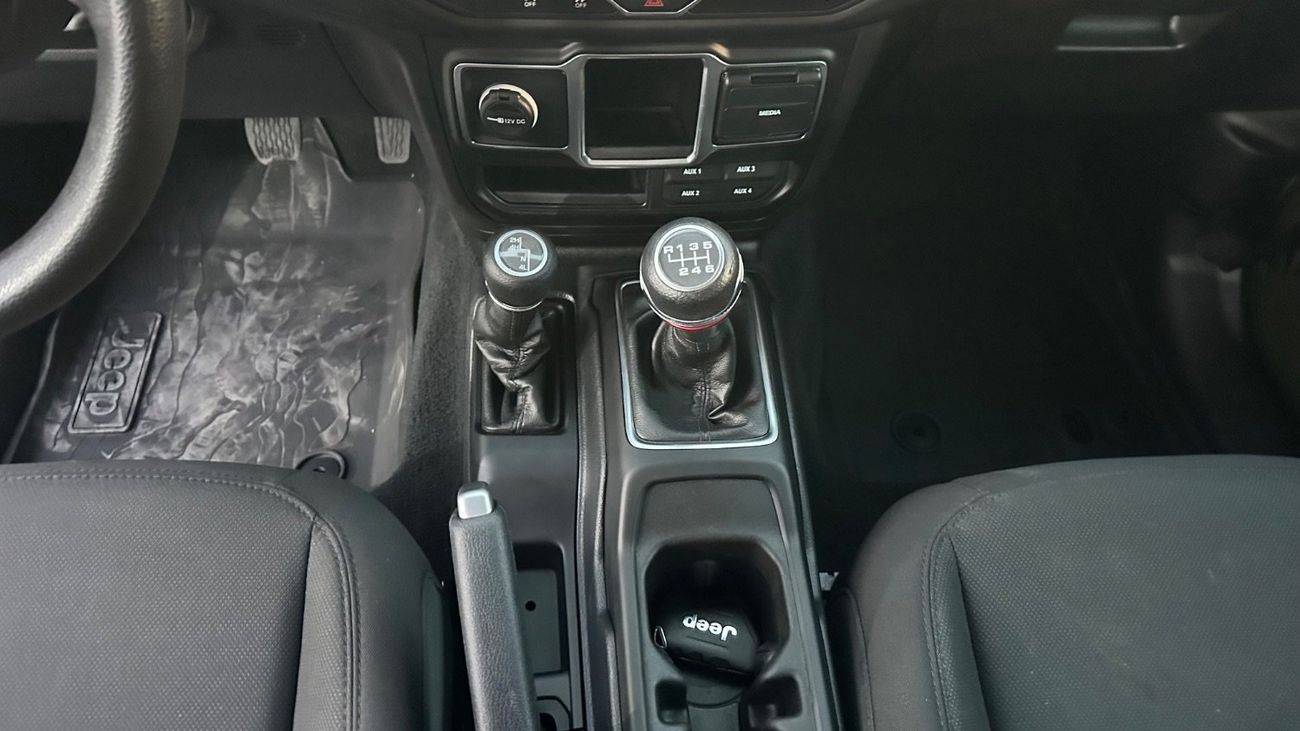 جيب جلادياتور Manual transmission | USA Specs
