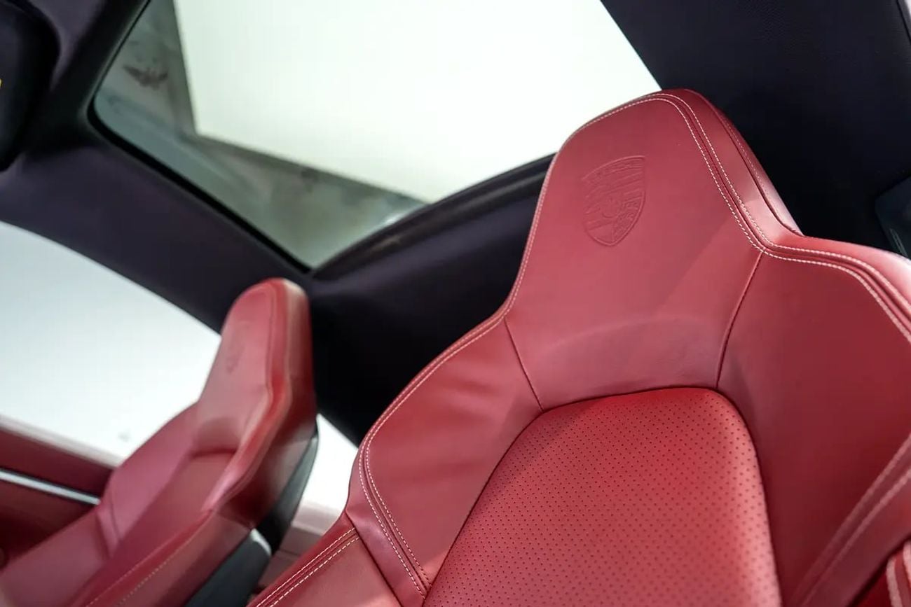 Porsche 911 CARRERA S (992.1) • Full Service History • GCC Specs