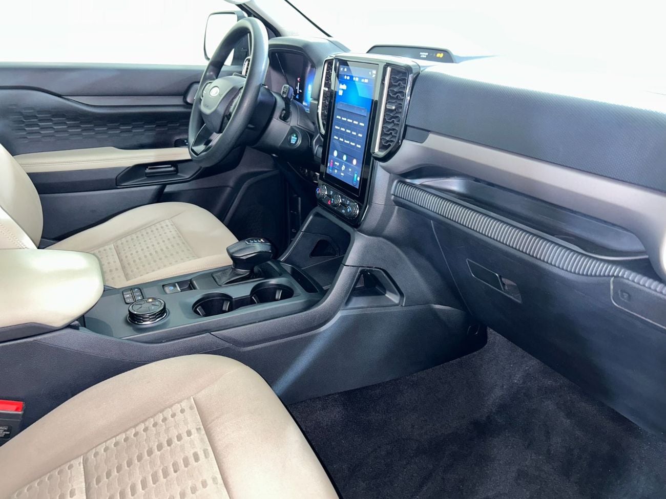Ford Everest XLS EVR225 /AL TAYER MOTORS / AL QOUZ SHOWROOM