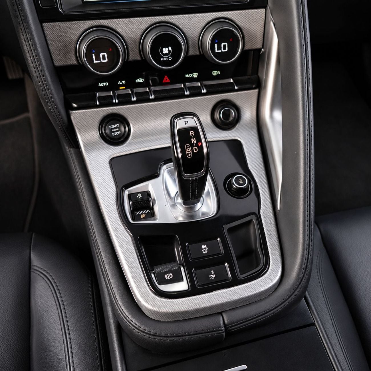 جاكوار F Type ستاندارد 6,433 درهم إماراتي شهرياً • بدون دفعة أولى • جاكوار F-Type V6 • ضمان لمدة عام