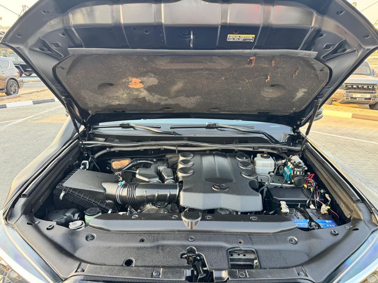 تويوتا فور رنر LIMITED V6 4.0L SUNROOF 4X4 7SEAT LEDAR PERFICT CONDATION CANADIAN SPECIFIC