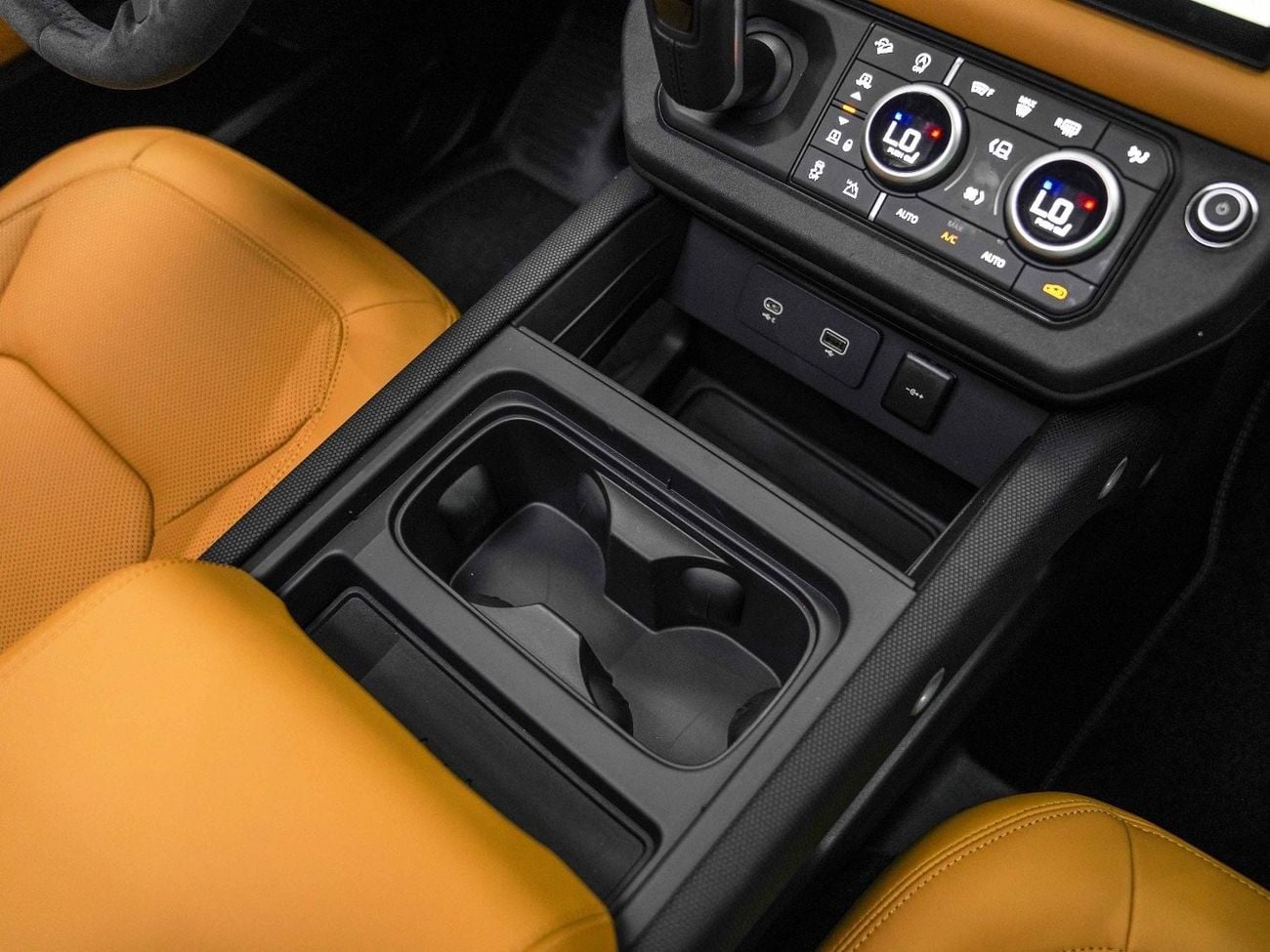 لاند روفر ديفندر 2023 DEFENDER CARPATHIAN EDITION V8 - BRAND NEW - WARRANTY AVAILABLE