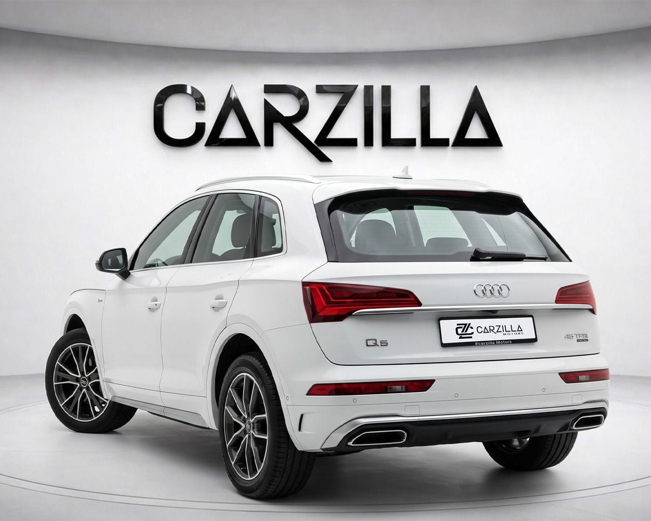 Audi Q5 45 TFSI S-LINE l Full Option | Original Paint | AED 3,085 / Monthly