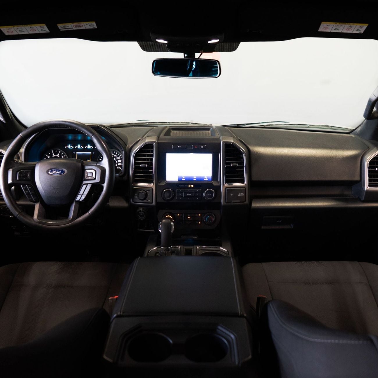 Ford F-150 XLT AED 1,724 P.M • 0% Downpayment • Ford F-150 V8 • 1 Year Warranty