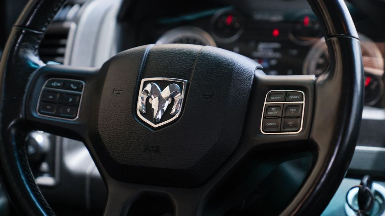 دودج RAM Dodge Ram 1500 SLT