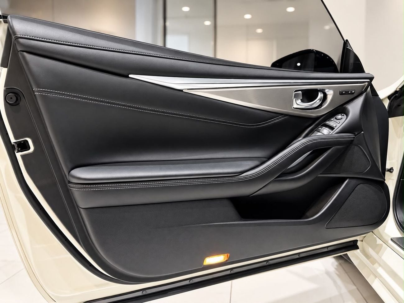 Infiniti Q60 PREMIUM LUXE