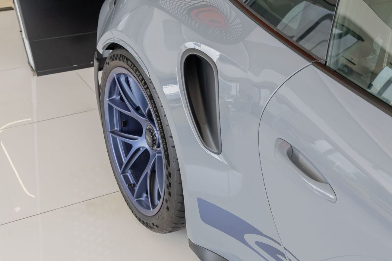 بورش 911 GT3RS بورش 911 جي تي 3 آر إس | 2025 | باقة فايساخ | ناردو جراي | 518 حصان