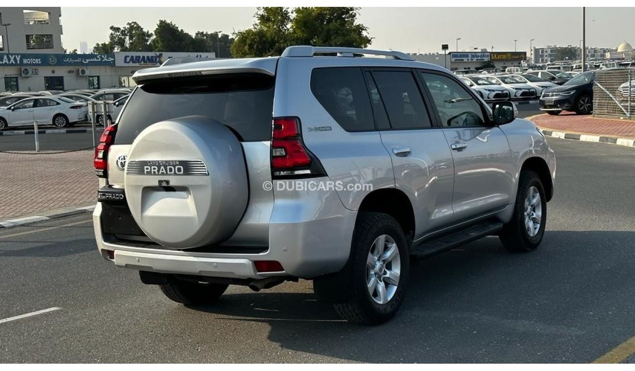 Used Toyota Prado 2017 for sale in Dubai - 696731