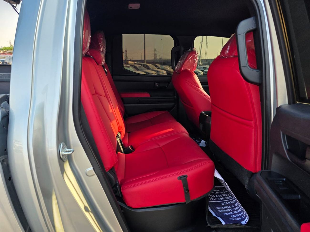 Toyota Tacoma SR5 2.4T (4x4) Push button, leather seats with low mileage