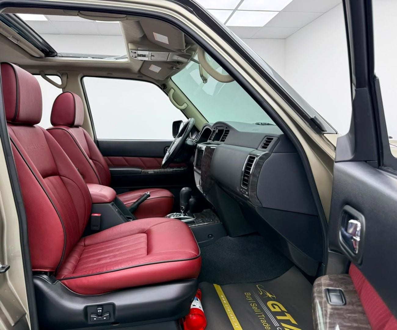 Nissan Patrol SUPER SAFARI 2024 Nissan Patrol Super Safari Al Ostoura, Nissan Warranty+Full Service History, GCC Specs