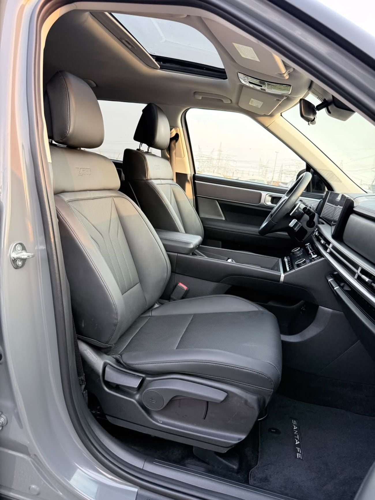 Hyundai Santa Fe SMART PLUS XRT 2.5L Full option sunroof