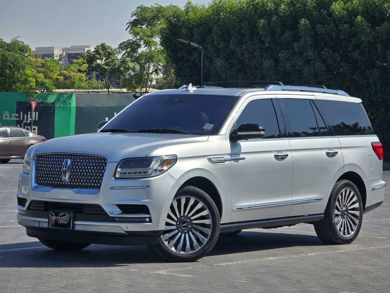 Lincoln Navigator RESERVE 3.5L LINCOLN NAVIGATOR 2018 GCC // FSH // ORGINAL PAINT // ACCIDENT FREE // PERFECT CONDITIO