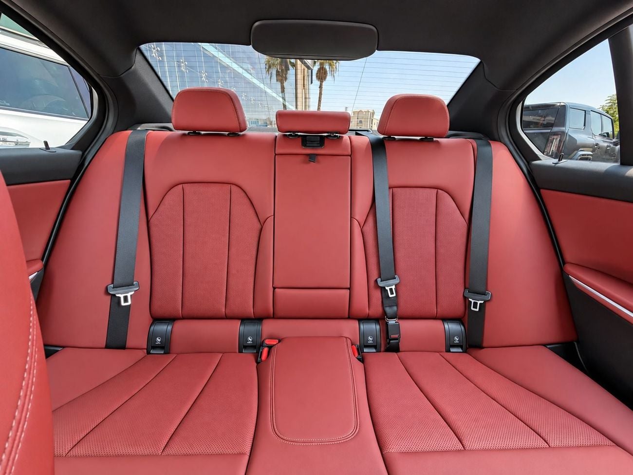 BMW 330i LUXURY M SPORT