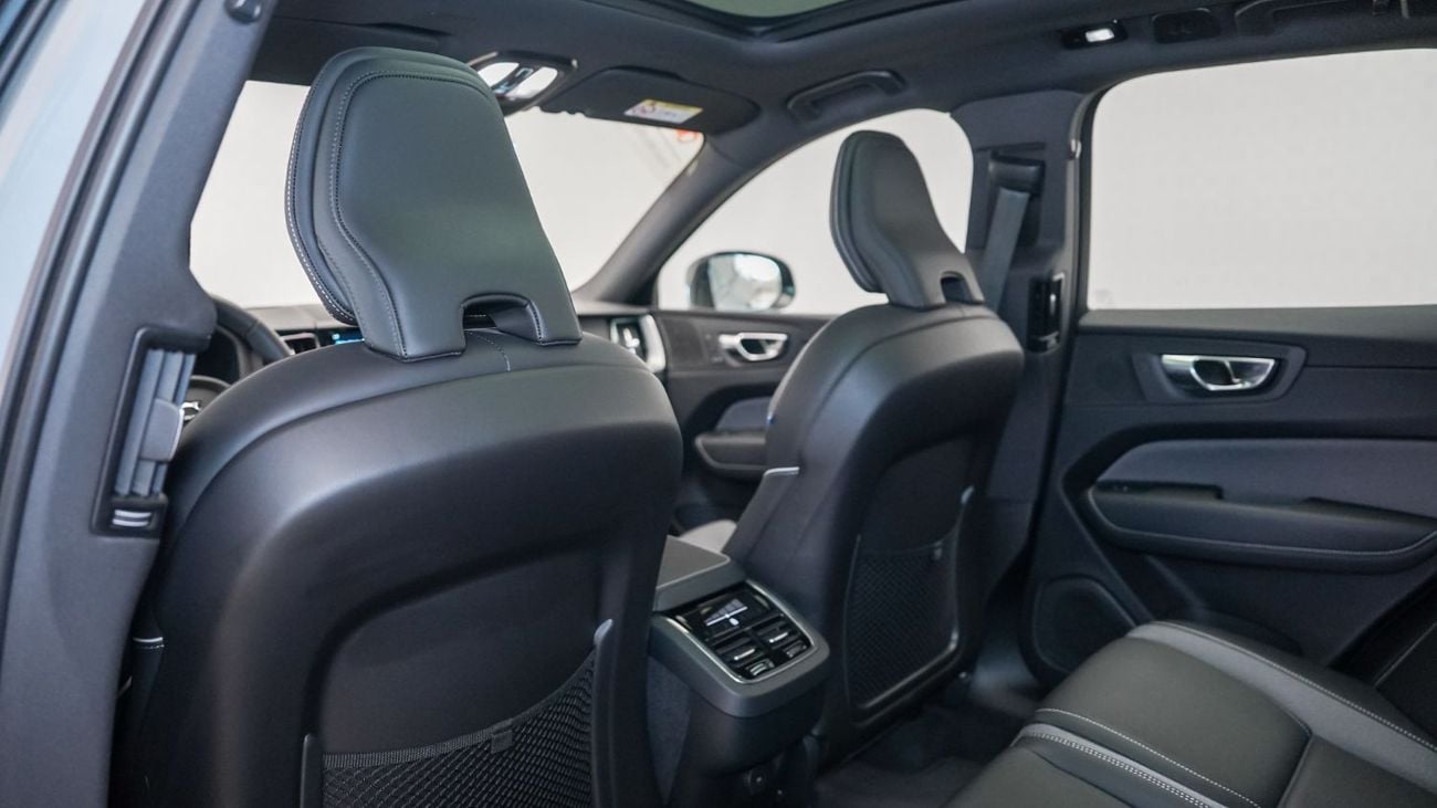 فولفو XC 60 B5 Ultimate Dark