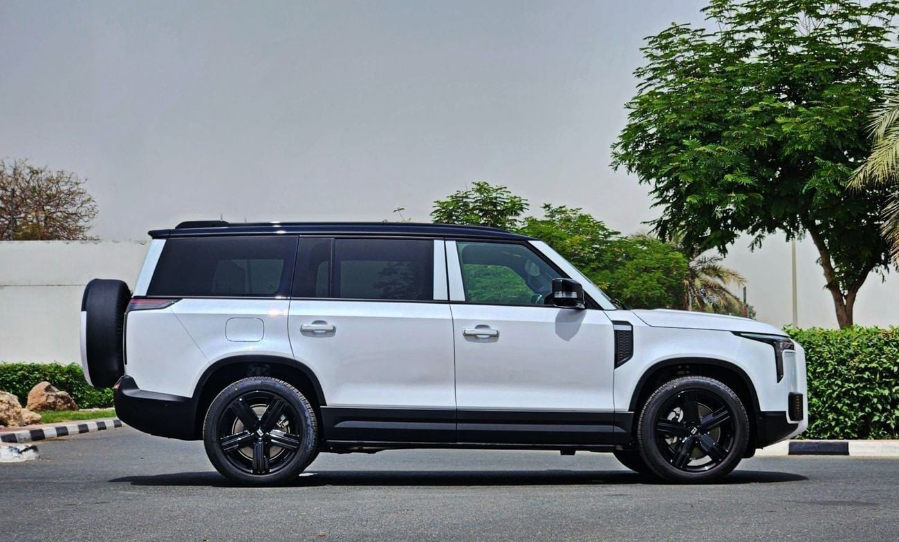 ROX 01 ALL ROUND 1.5L-4CYL turbo engine - 350 kw dual motor 7 SEATER Export Price