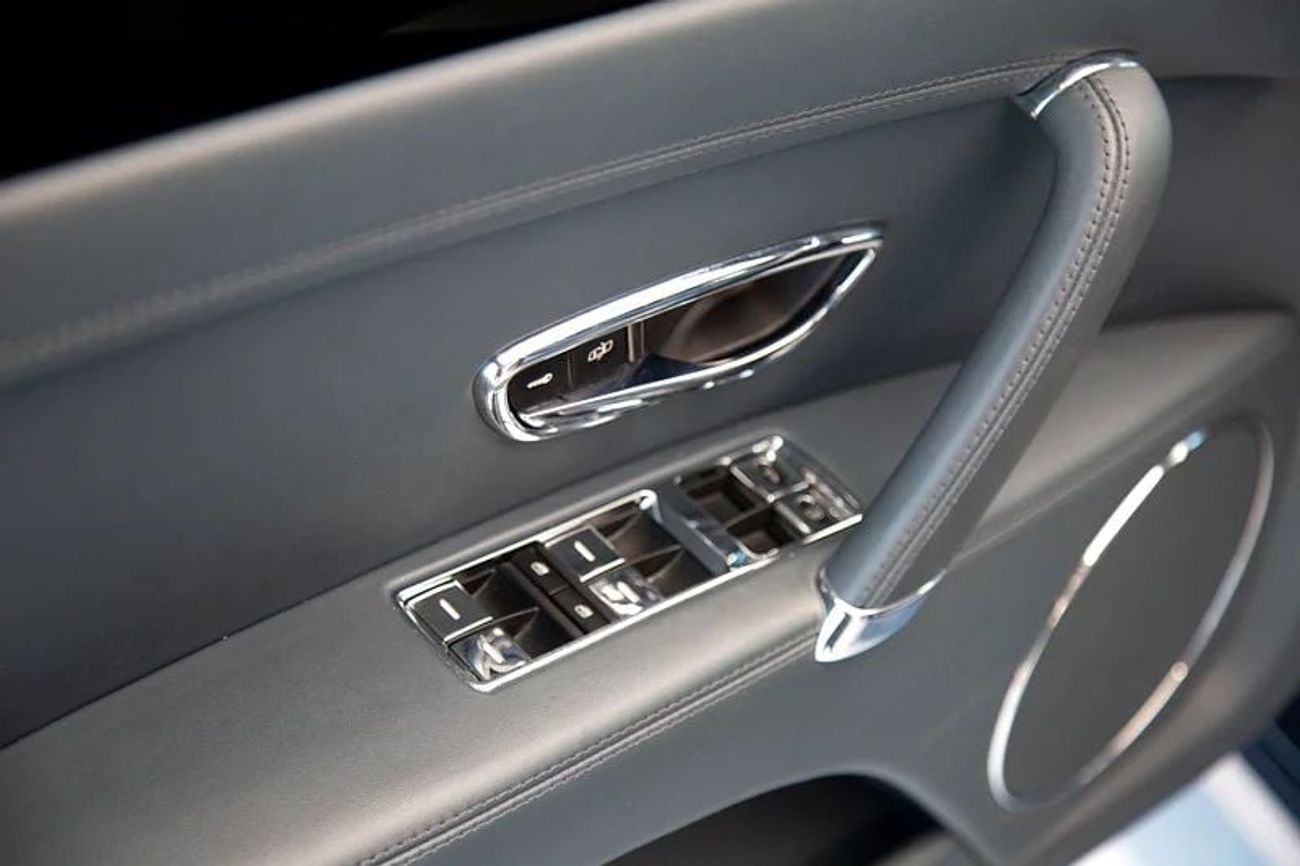 Bentley Flying Spur V8 Bentley Flying Spur V8
