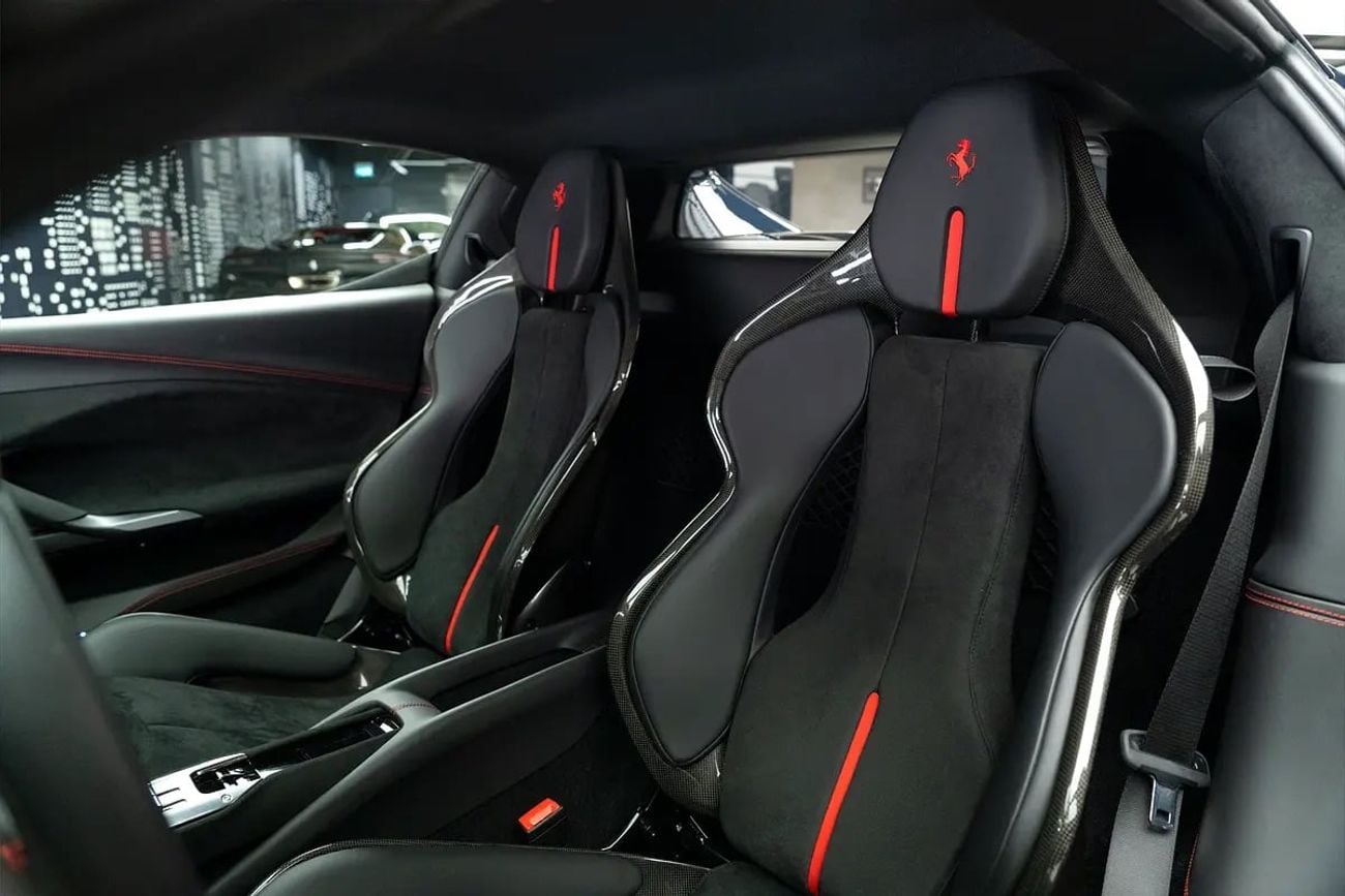 فيراري 296 GTB GTB | باقة الخدمات (الطاير (
