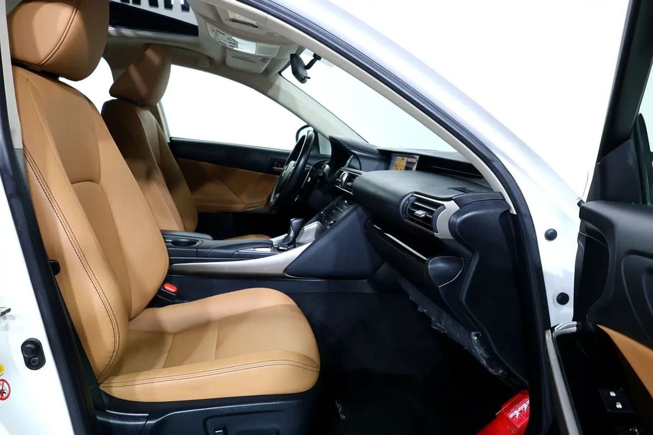 Lexus IS300 Stunning IS 300 | GCC Specs | Low Mileage | Excellent Condition