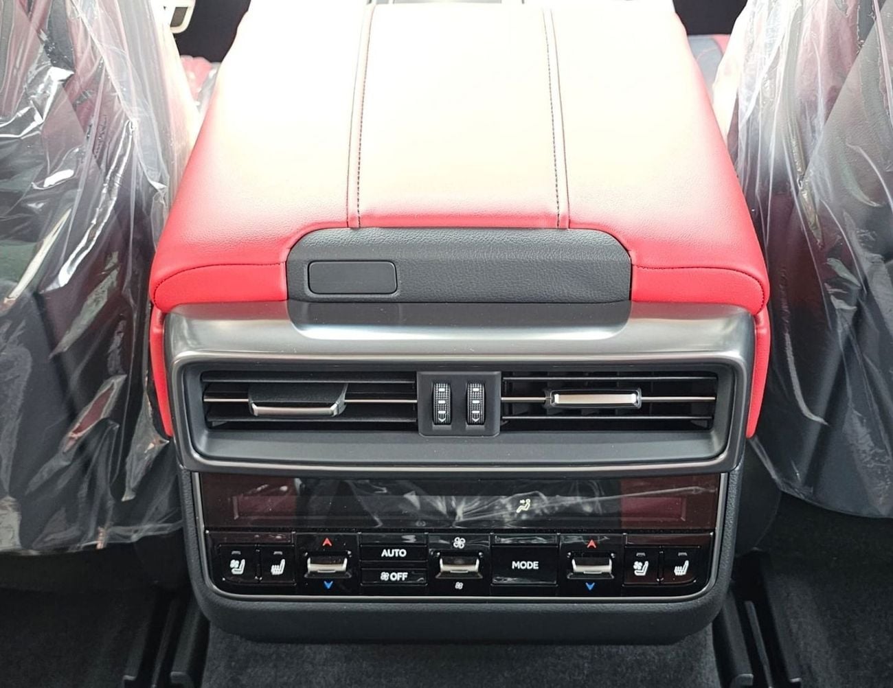 لكزس LX 600 F SPORT لكزس LX600 F.SPORT مارك ليفينسون || محرك بنزين V6 سعة 3.5 لتر، دفع رباعي، 22 عجلة قيادة، رادار، شاشة