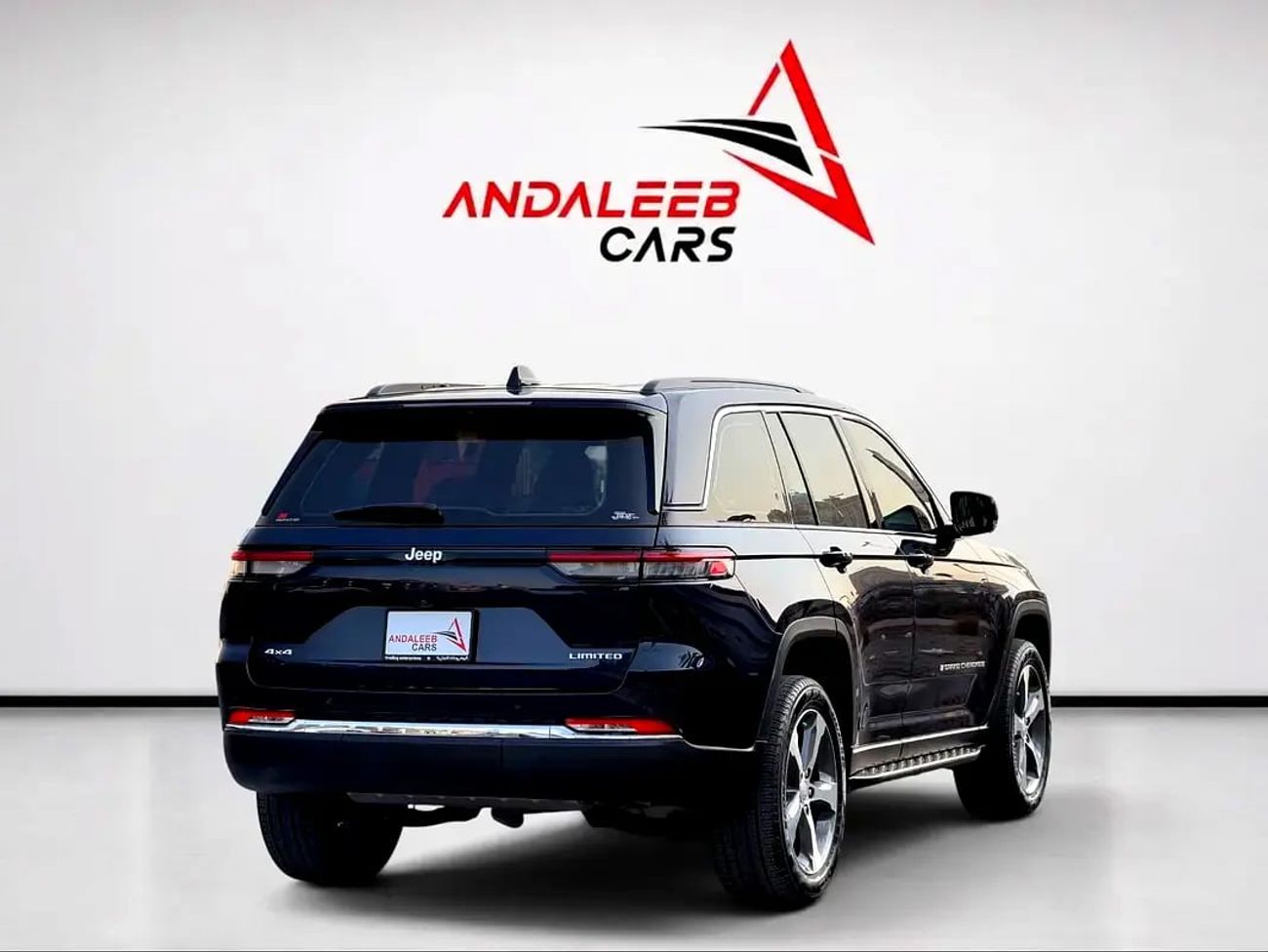 جيب جراند شيروكي ليميتد | FULL SERVICE HISTORY | 28,565 KM | GCC