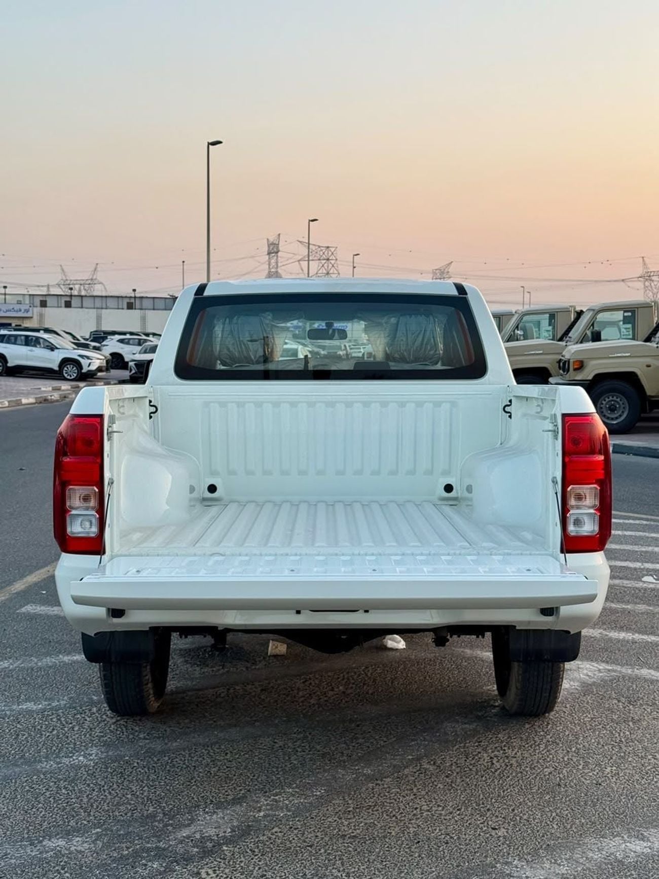 Mitsubishi L200 GLX MiTsUBiSHi - L-200 - M-Line - 2.4L - DC - MT - STaNDaRD - 2026 - WHiTE