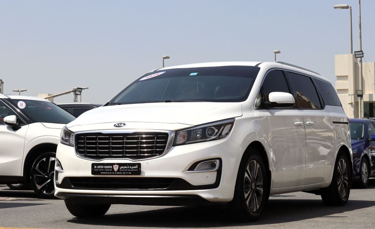 Kia Carnival EX ACCIDENTS FREE - GCC - PERFECT CONDITION INSIDE OUT - MID OPTION