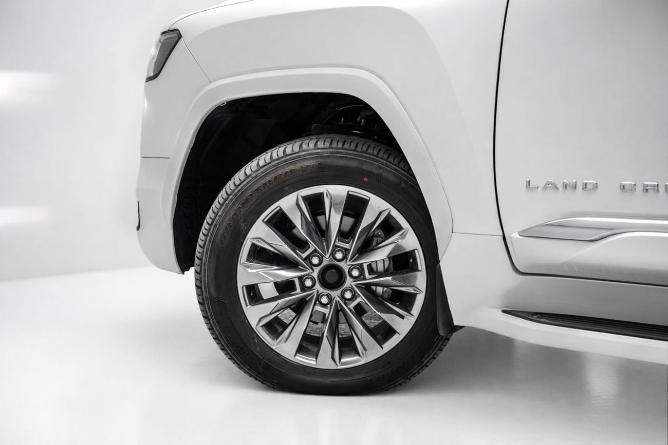 Toyota Land Cruiser VX LC300 3.5L - Pearl White Inside Black | Export Only