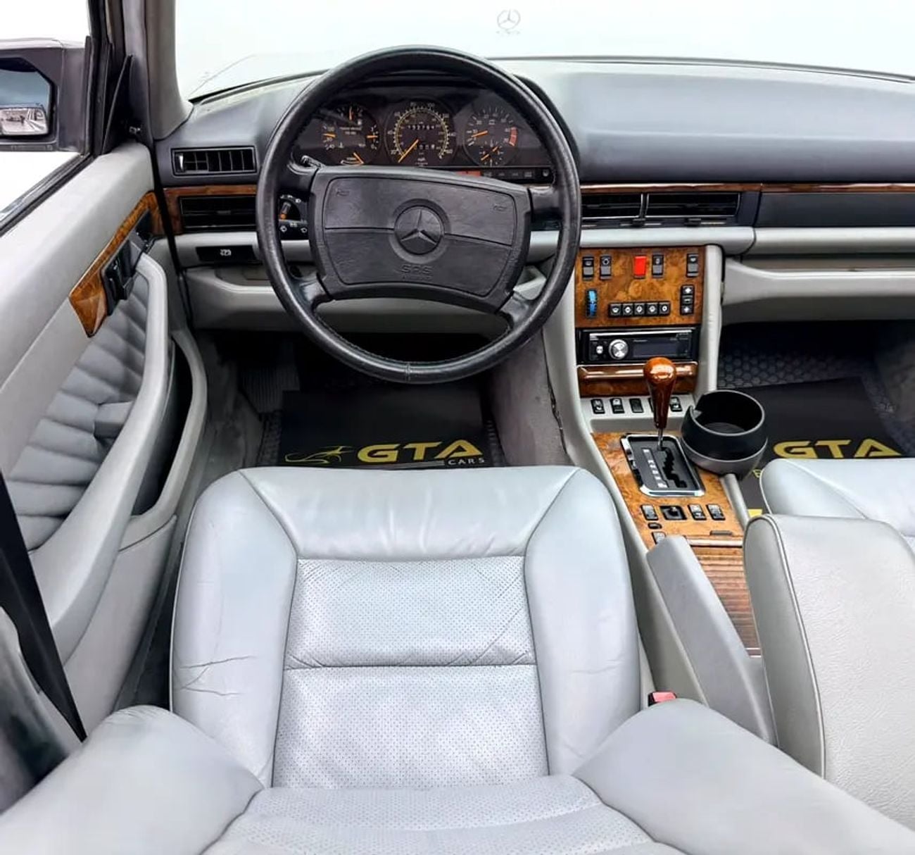 Mercedes Benz 560 560 SEL, Sunroof, Dual Airbags, Fully Loaded, Excellent Condition, American