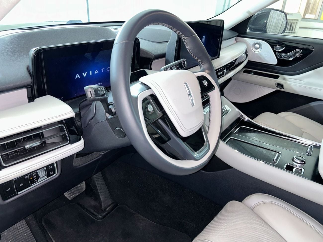 لينكولن أفياتور RESERVE AV-AVI425/AL TAYER MOTORS/ AL QOUZ SHOWROOM