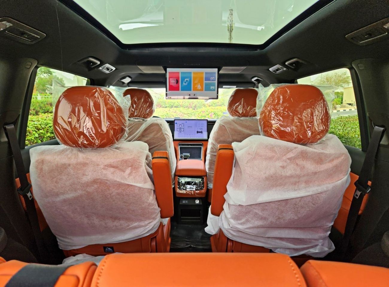 ROX 01 ALL ROUND 1.5L-4CYL turbo engine - 350 kw dual motor 7 SEATER Export Price