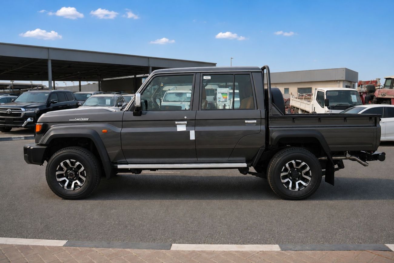 تويوتا لاند كروزر بيك آب S-DLX - DC 4x4 AT
