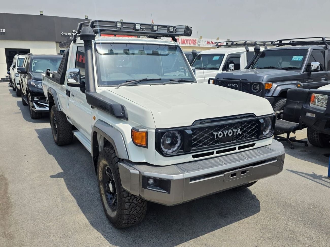 Toyota Land Cruiser Pick Up LX AC PWR OPT