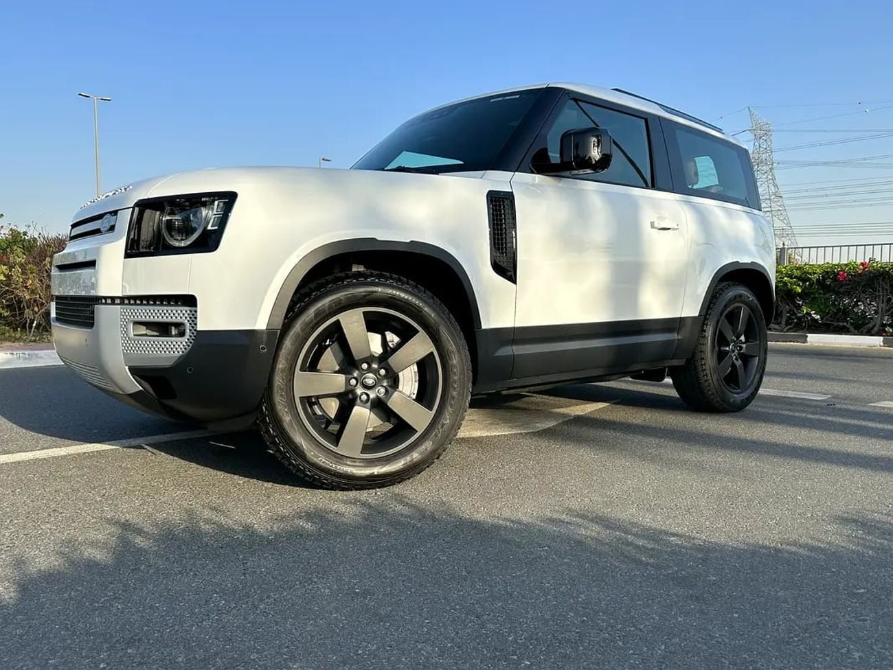Land Rover Defender 90 HSE - GCC Specs - Pristine Condition
