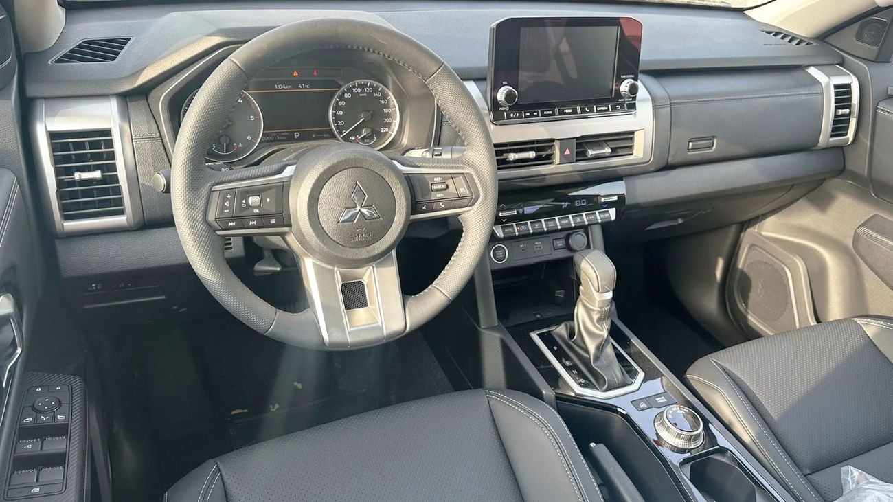 ميتسوبيشي L200 Sportero ميتسوبيشي L200 سبورتيرو 2.4 لتر ديزل - موديل 2027
