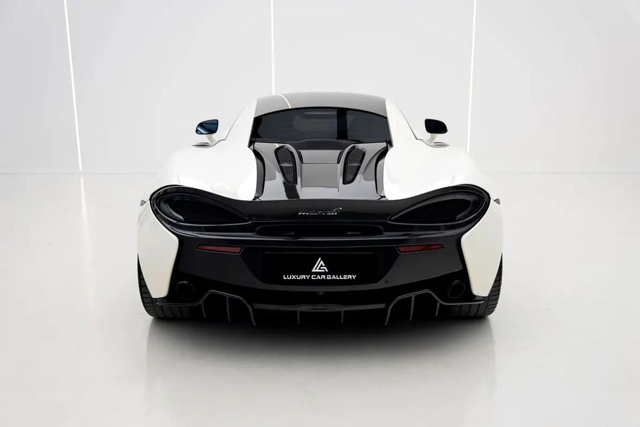 مكلارين 570S ستاندارد GCC SPECS | VISIBLE CARBON FIBRE | 31,109 KM
