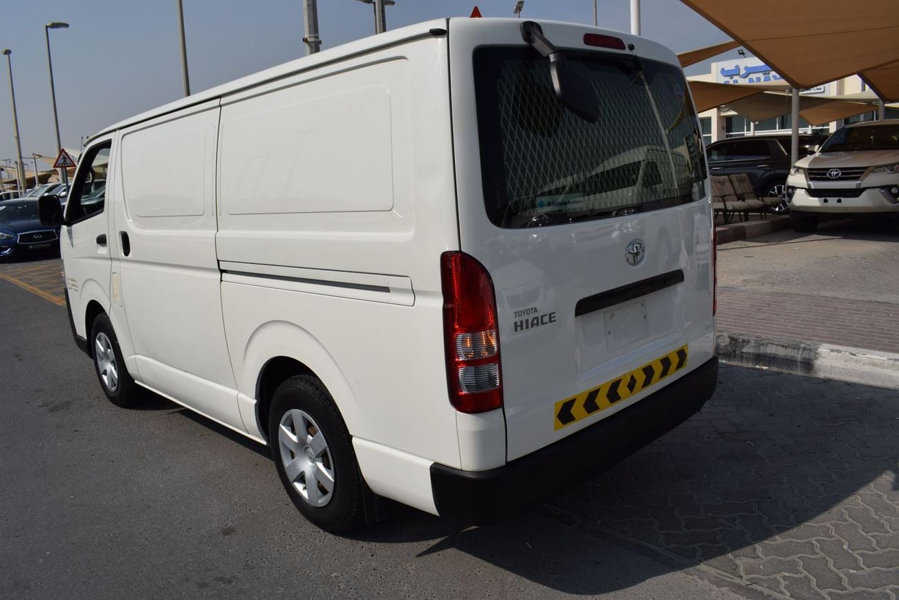 Toyota Hiace GL Toyota Hiace Std Roof Van 2.7L, Model: 2021. Only done 37000 Km
