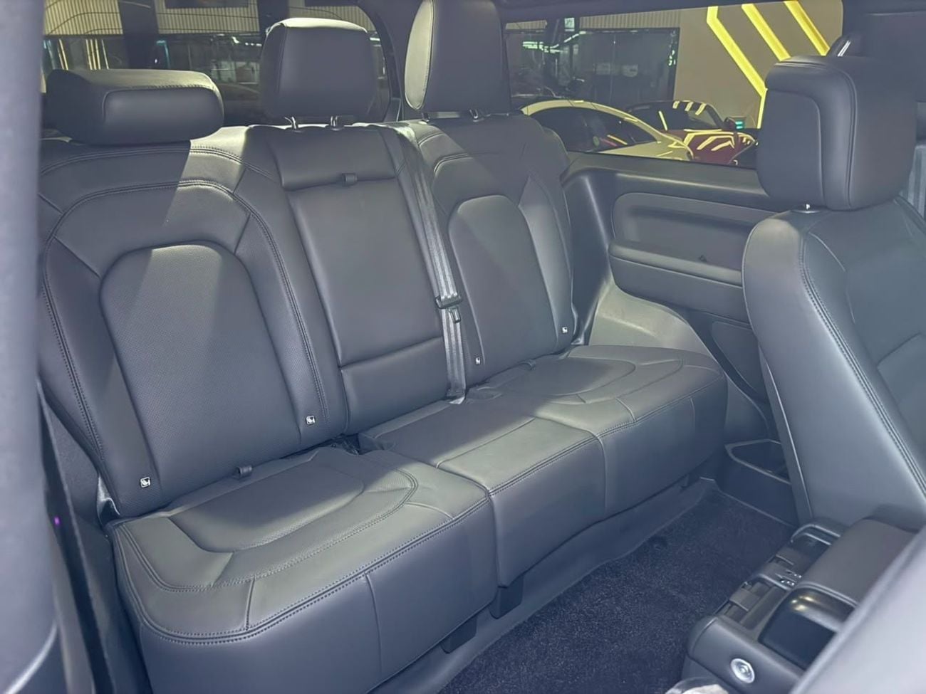 Land Rover Defender 90 X-DYNAMIC SE P300 2026 Land Rover Defender 90 X-Dynamic SE P300 | Low Mileage | AL Tayyer Warranty and Service