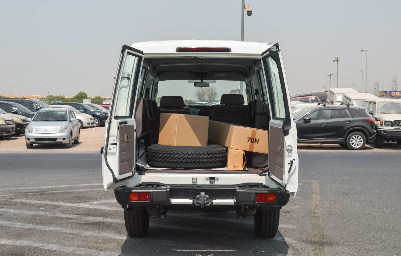 تويوتا لاند كروزر 70 LC 78 HARDTOP 4.0L MT TOYOTA LAND CRUISER AMBULANCE 4.0L 4WD AT SUV 2025