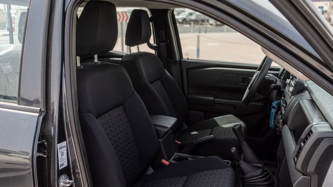 Mitsubishi L200 GL 2026 Mitsubishi L200 GLX 2.4L MT Petrol (Gray-Black)