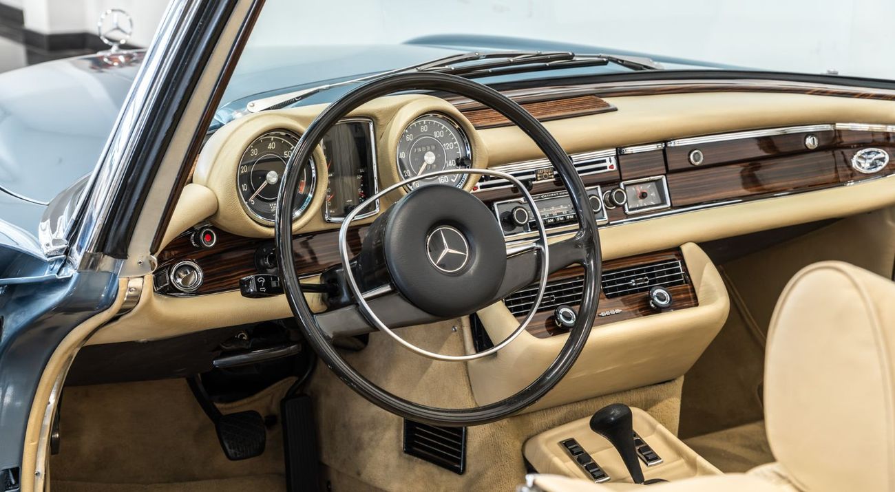 Mercedes Benz 280SE