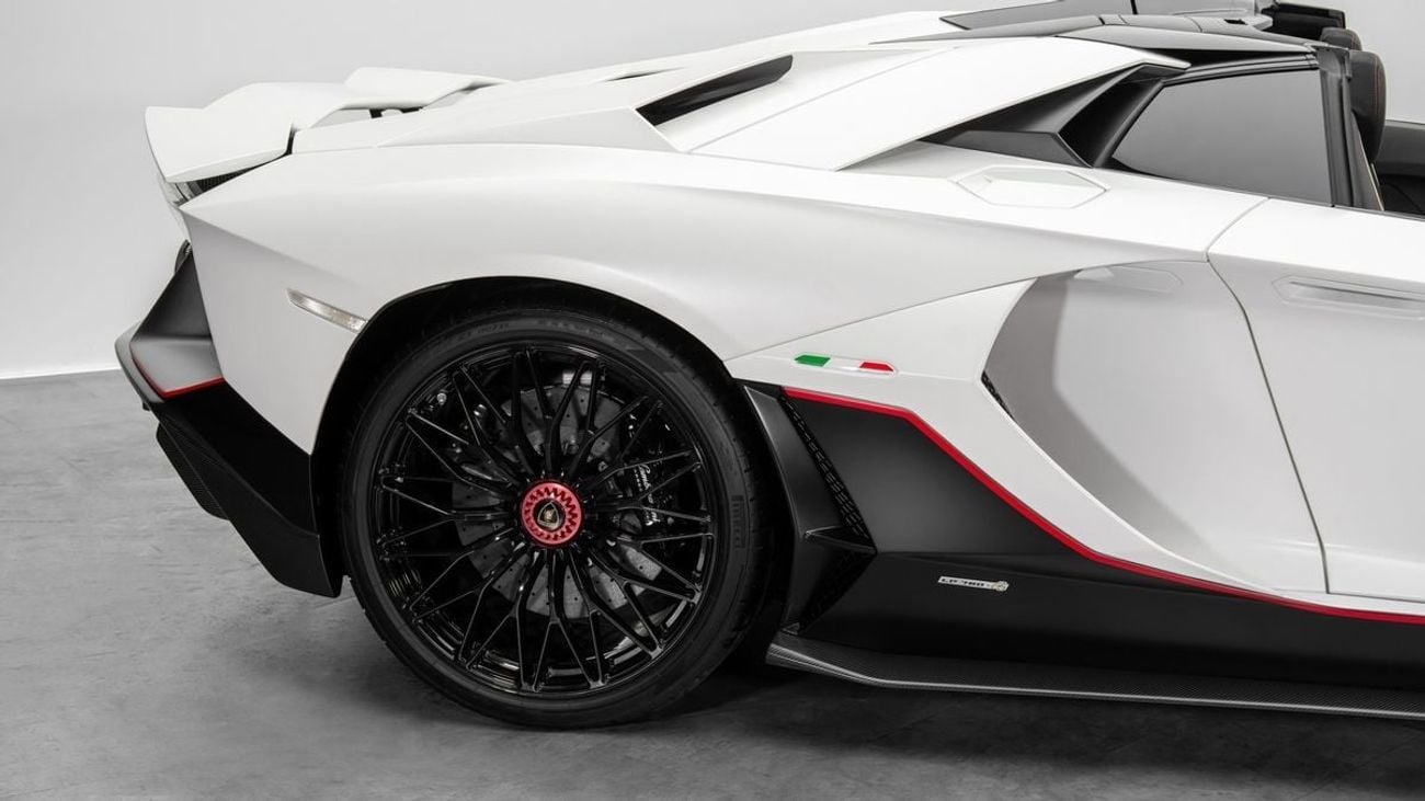 Lamborghini Aventador ULTIMAE Roadster - 2022 - GCC Specs