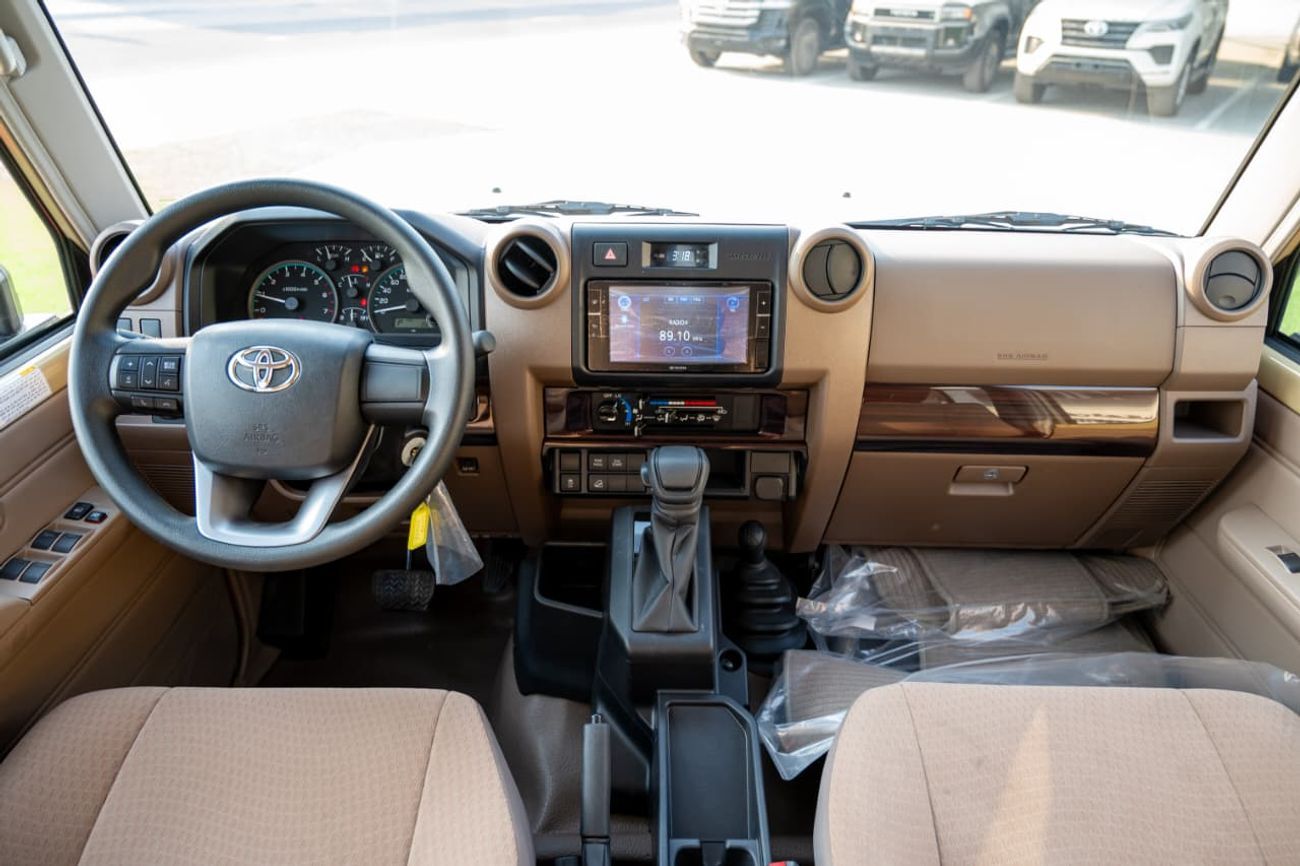 Toyota Land Cruiser Pickup 70 Standard 4.0L V6 ~ Petrol ~ Automatic