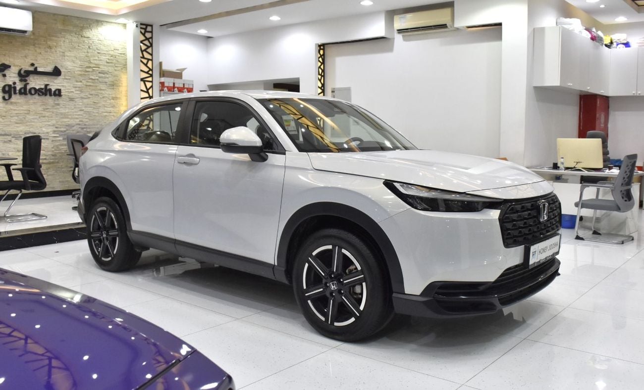 هوندا HRV LX عرض ممتاز على سيارة هوندا HR-V سعة 1.5 لتر (موديل 2025) باللون الفضي بمواصفات خليجية